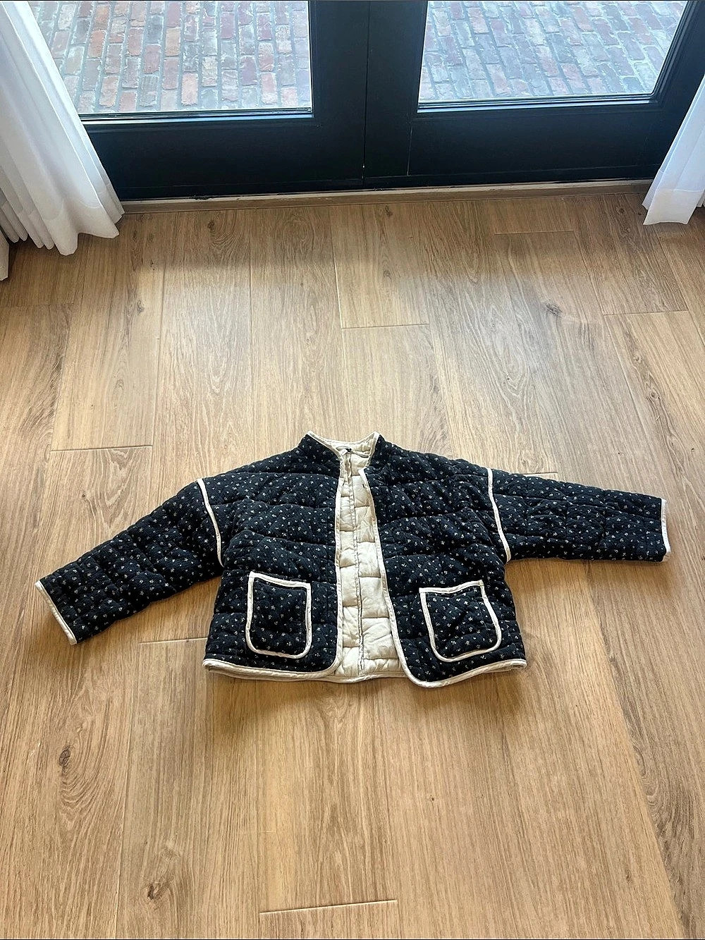 She & Sky Navy Floral Print Quilted Front Pockets Jacket Puffer Jacket Black & c